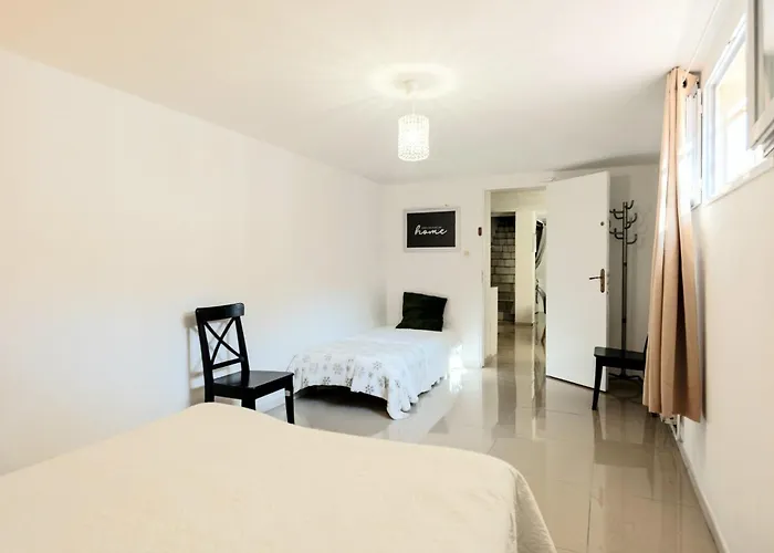 Villa Avec Piscine Et 3 Logements Ideale Groupe