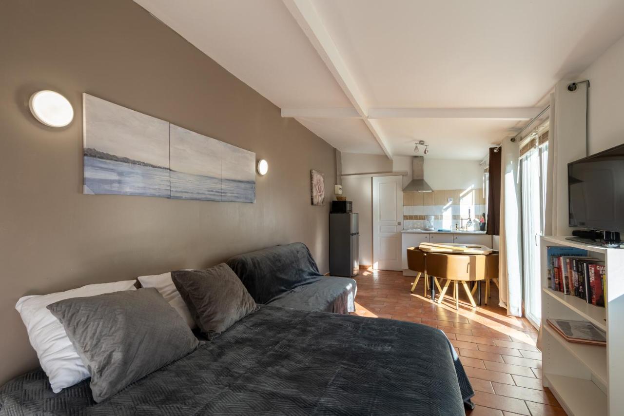 3 Entiers Avec Piscine Et Jaccuzi Et Parking